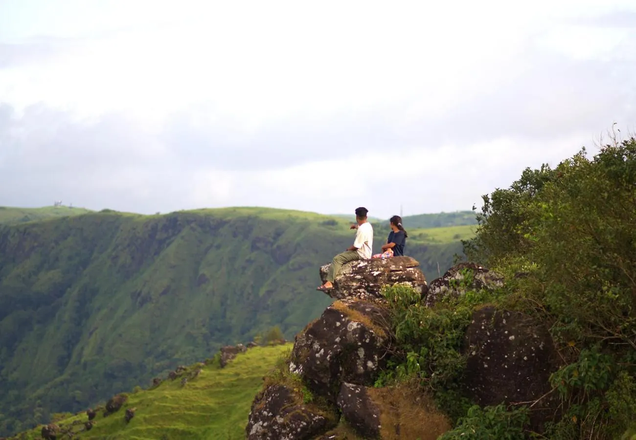 Campper Urumbi Hill Camp Vagamon Pirmed Luxury tent