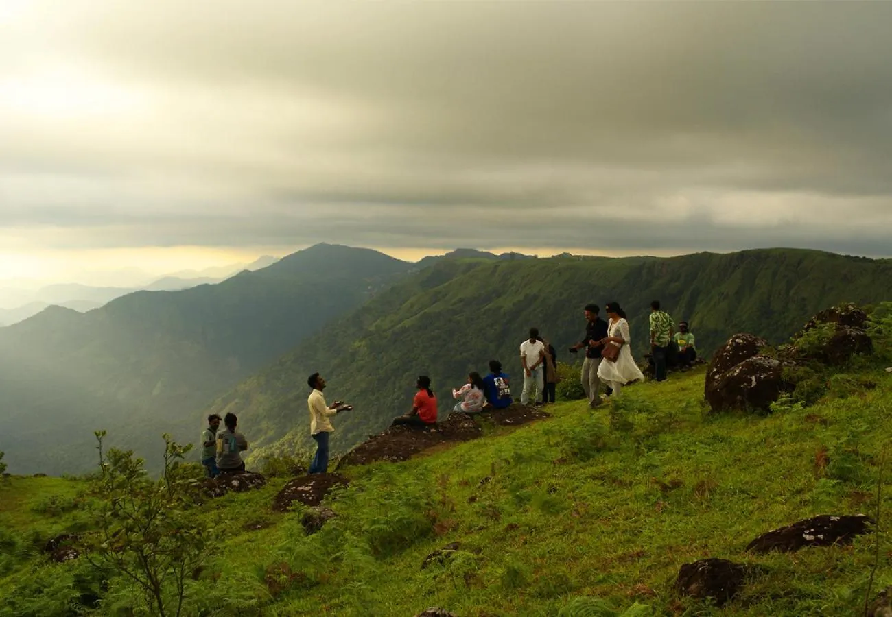 Campper Urumbi Hill Camp Vagamon Pirmed Luxury tent